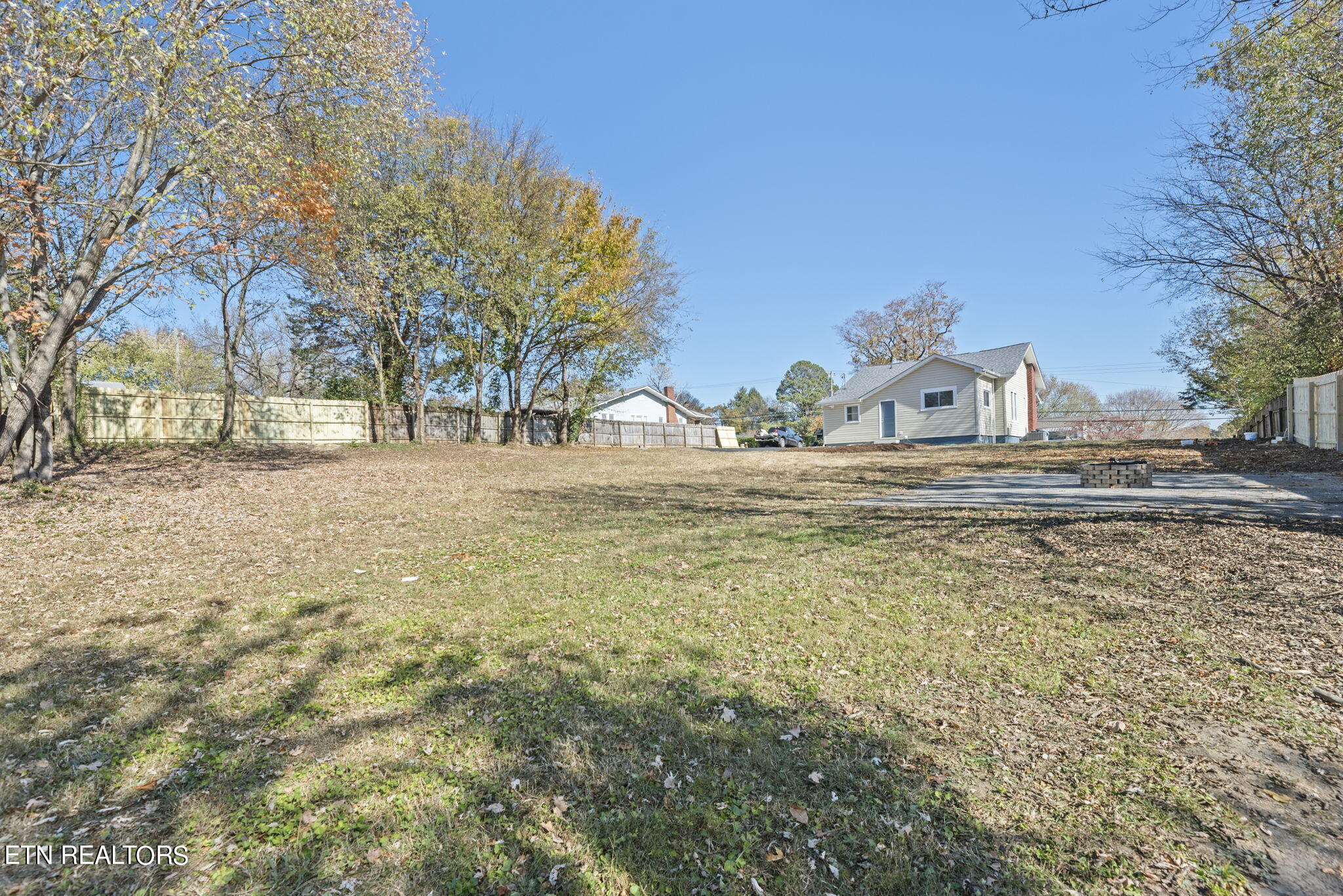 806 Gresham Road Knoxville, TN 37918 - Photo 29 of 29 29-web-or-mls-Grshm806 (72)