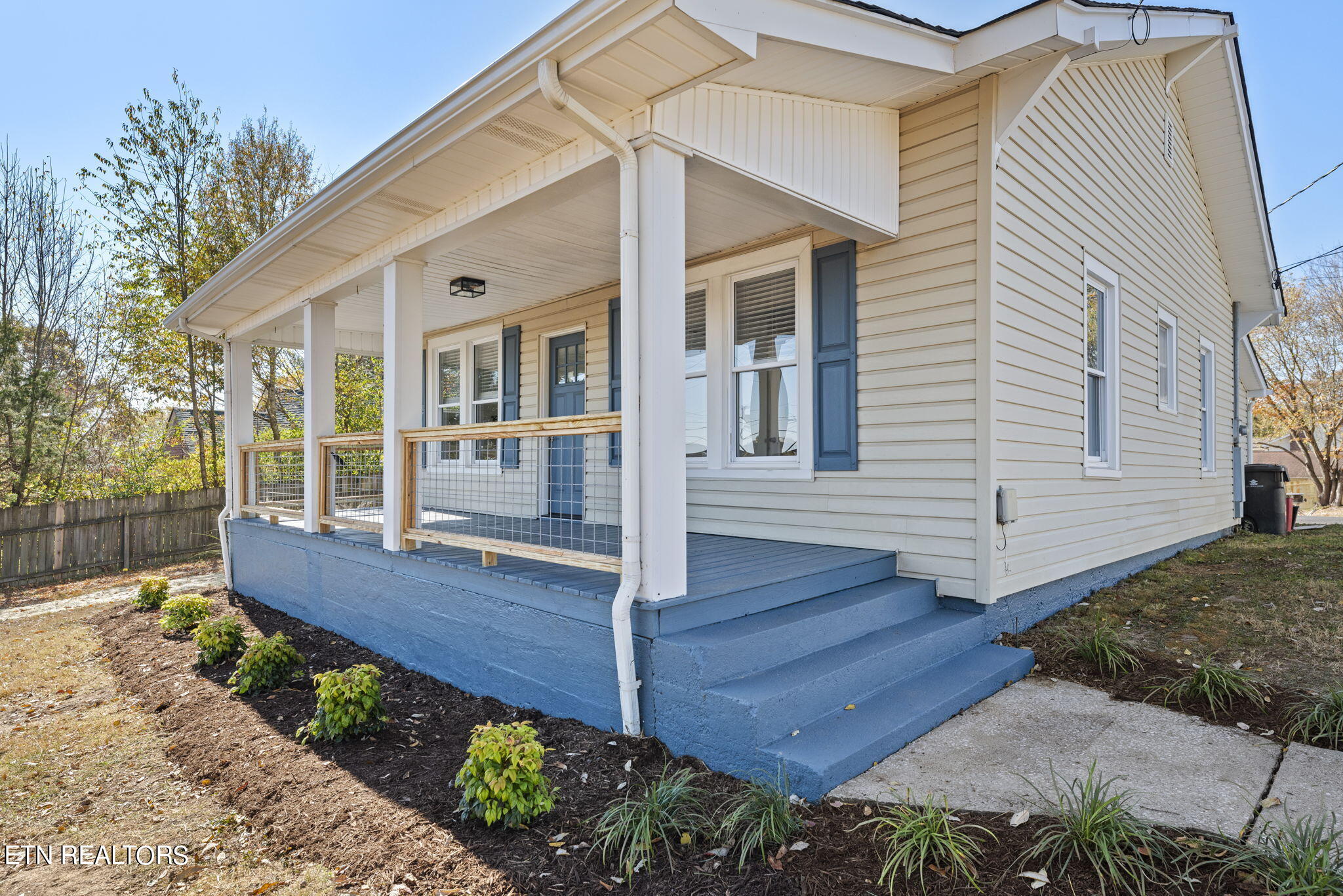 806 Gresham Road Knoxville, TN 37918 - Photo 3 of 29 3-web-or-mls-Grshm806 (61)
