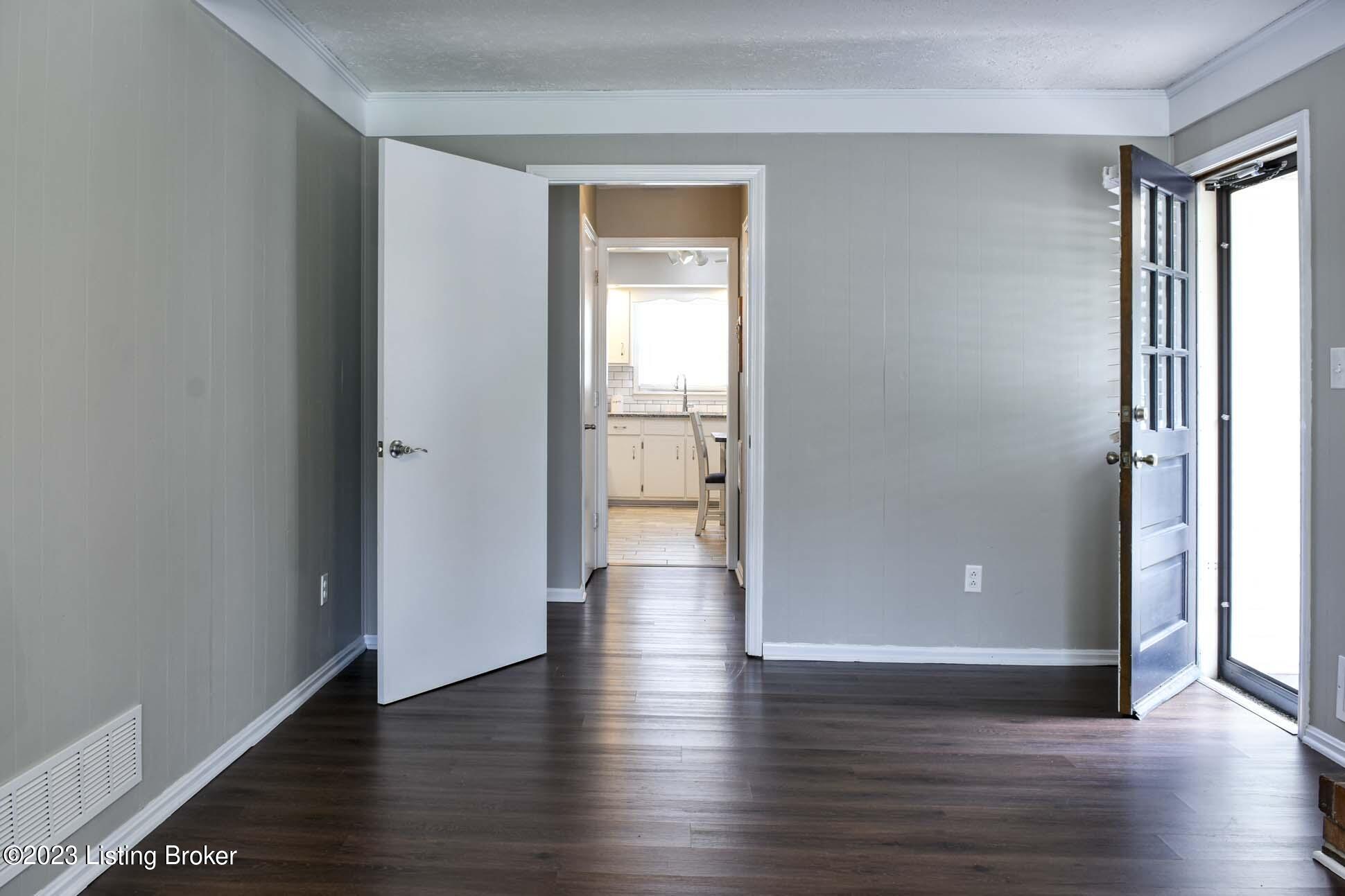 7208 Edcoe Road Louisville, KY 40228 - Photo 37 of 87 Family Room