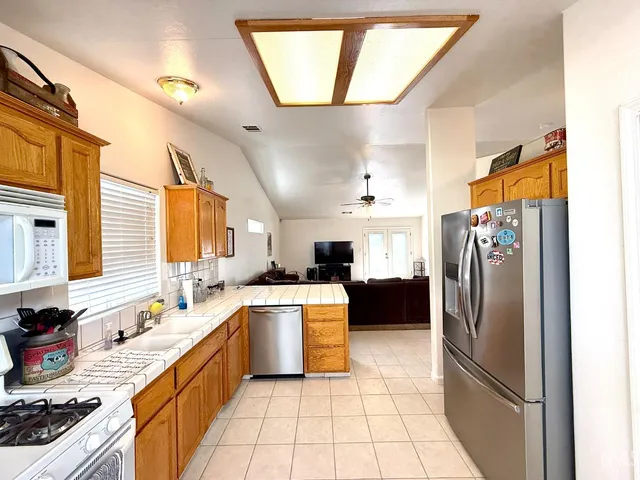 $399,999 | Undisclosed Address, Bakersfield, CA 93308