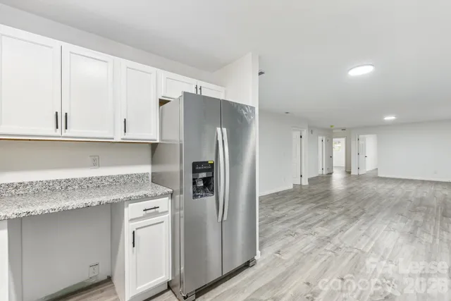 $1,700 | 530 11th St Place Southwest, Hickory, NC 28602