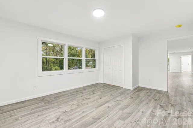 $1,700 | 530 11th St Place Southwest, Hickory, NC 28602