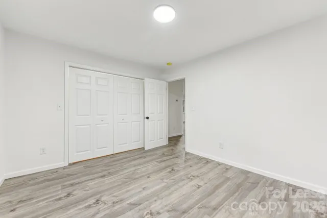 $1,700 | 530 11th St Place Southwest, Hickory, NC 28602