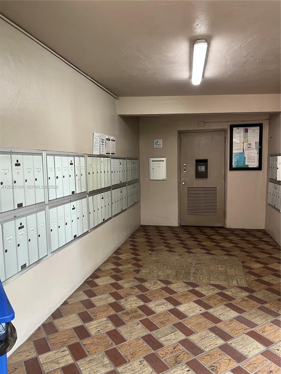 8400 Southwest 133rd Avenue Road, Unit 121 Miami, FL 33183 - Photo 23 of 43 a view of a hallway