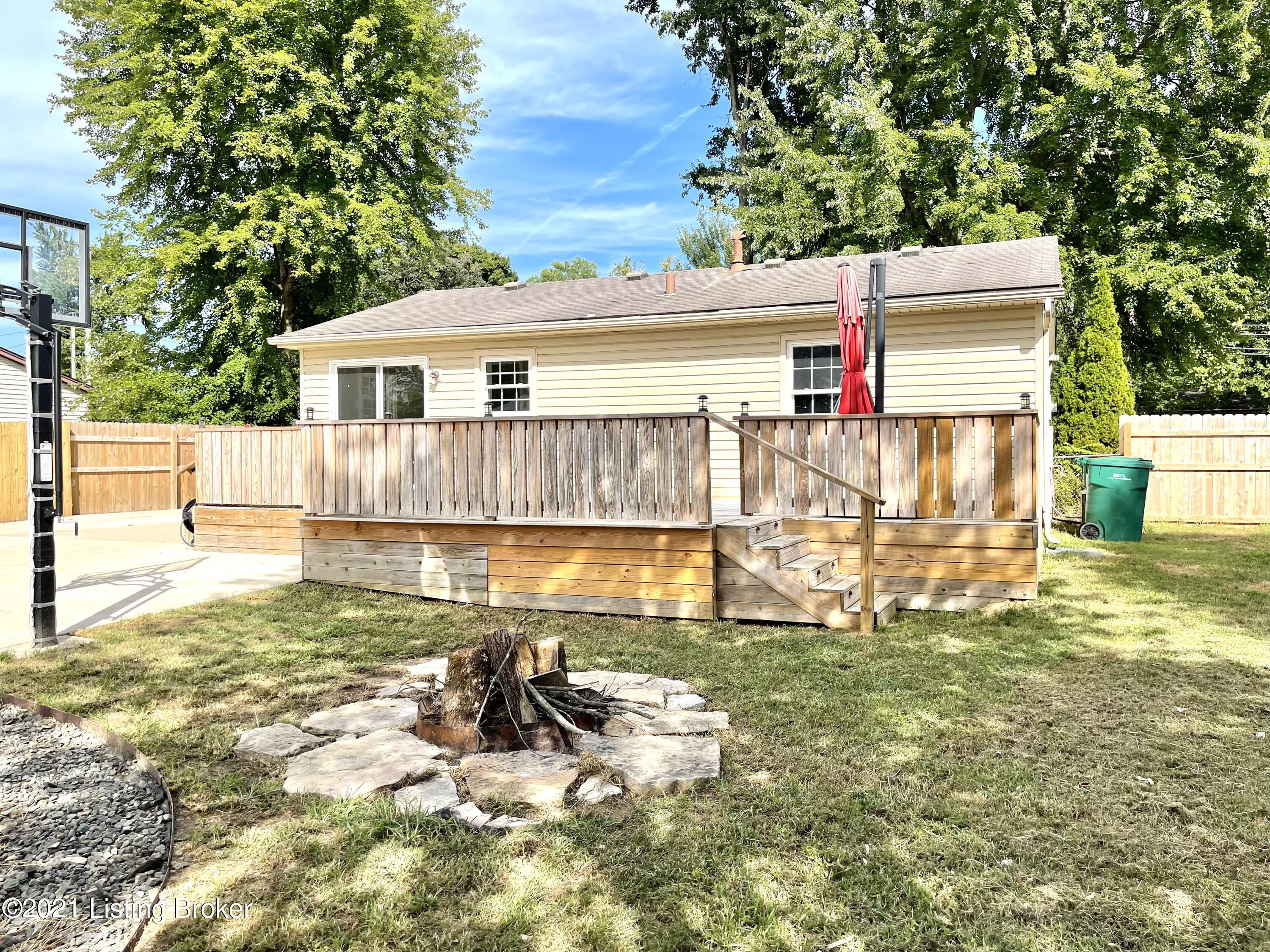 9216 New Maple Road Louisville, KY 40229 - Photo 11 of 30 2824E7F3-77AB-44D6-B1B4-2FA82F44B1F9