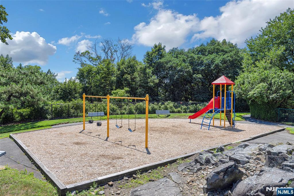 4 Horizon Road, Unit 631 Fort Lee, NJ 07024 - Photo 32 of 41 Gallery Image 32