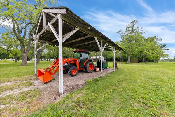 $1,660,000 | 2222 North Main Street, Highlands, TX 77562