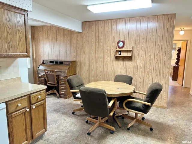 $169,900 | 711 Daly Drive, Jacksonville, IL 62650