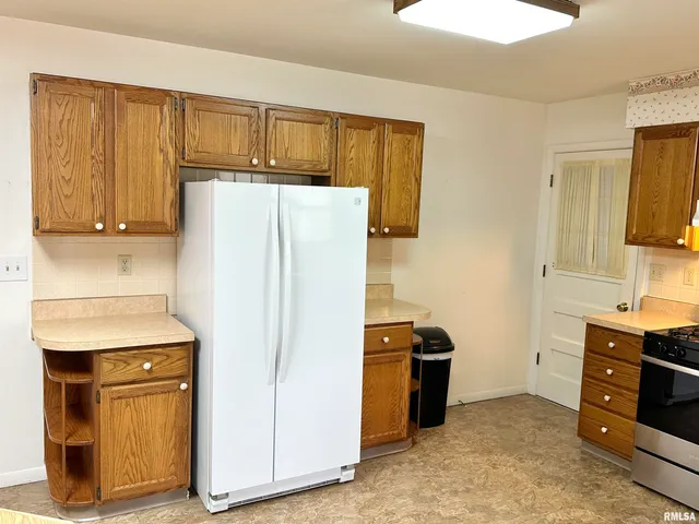 $169,900 | 711 Daly Drive, Jacksonville, IL 62650