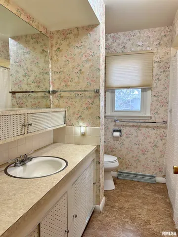 $169,900 | 711 Daly Drive, Jacksonville, IL 62650