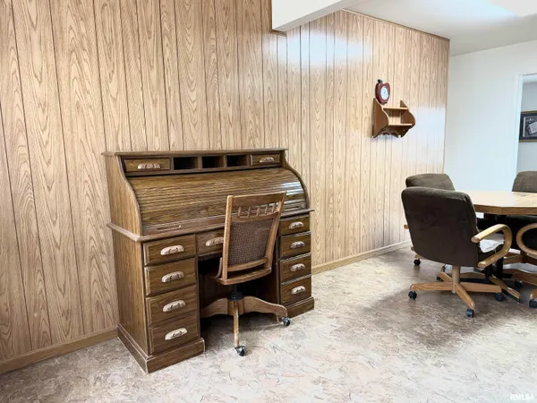 $159,900 | 711 Daly Drive, Jacksonville, IL 62650