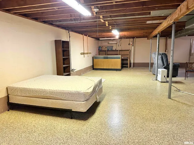 $169,900 | 711 Daly Drive, Jacksonville, IL 62650