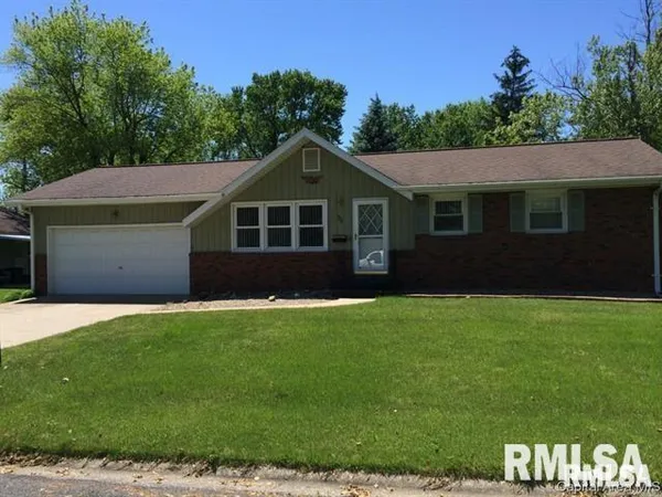 $159,900 | 711 Daly Drive, Jacksonville, IL 62650