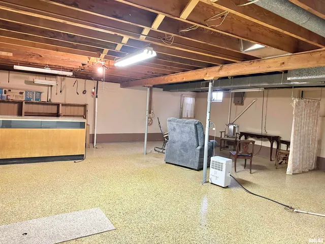 $169,900 | 711 Daly Drive, Jacksonville, IL 62650