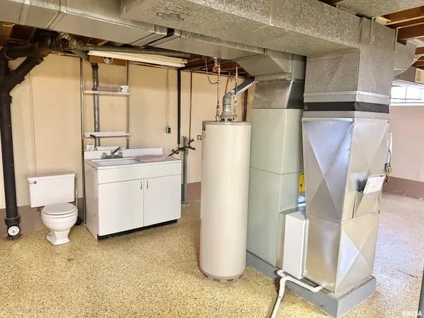 $159,900 | 711 Daly Drive, Jacksonville, IL 62650