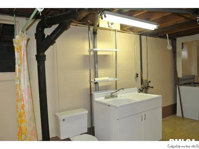 $169,900 | 711 Daly Drive, Jacksonville, IL 62650