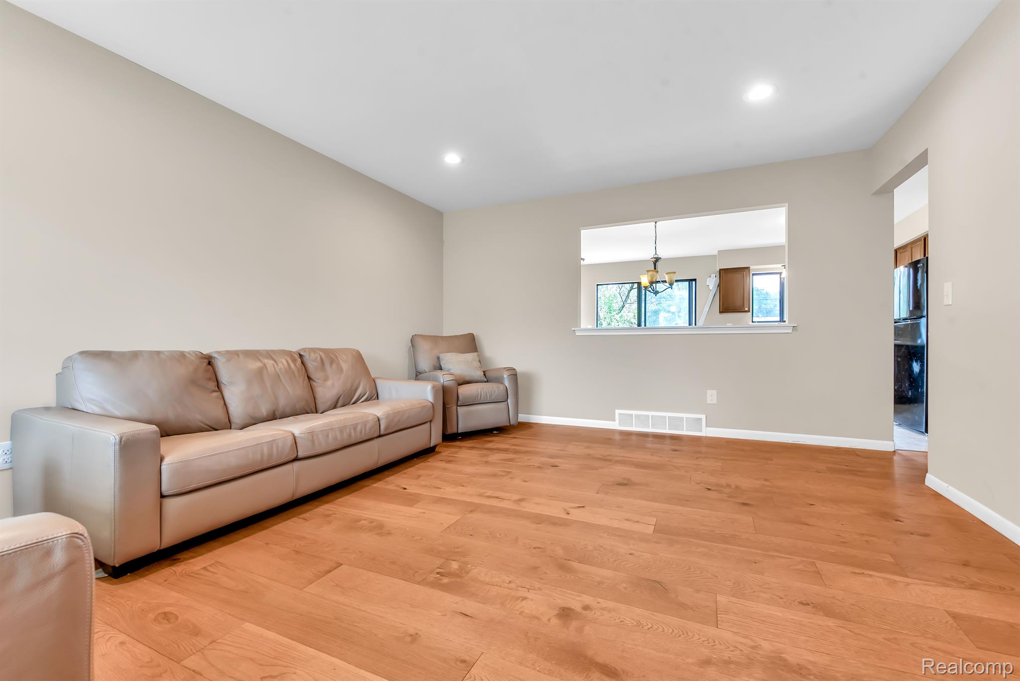 14182 Inkster Road Redford, MI 48239 - Photo 8 of 26 Gallery Image 8