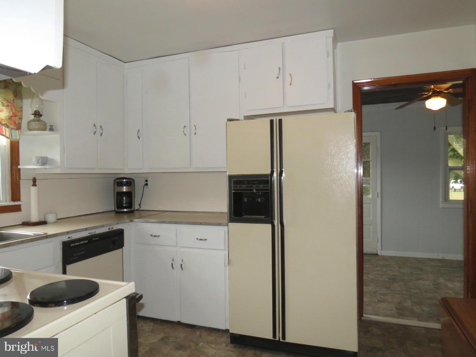 4702 Ridge Road Mount Airy, MD 21771 - Photo 11 of 27 Kitchen