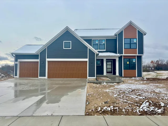 $679,900 | 8318 Kettle Hill Southeast, Alto, MI 49302