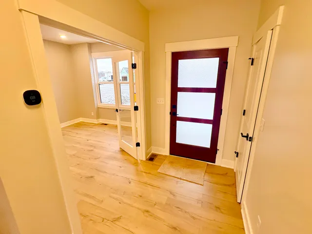 $679,900 | 8318 Kettle Hill Southeast, Alto, MI 49302