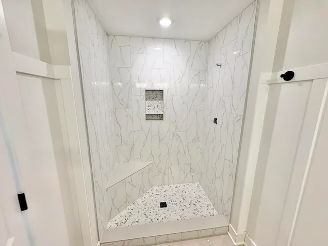 $679,900 | 8318 Kettle Hill Southeast, Alto, MI 49302