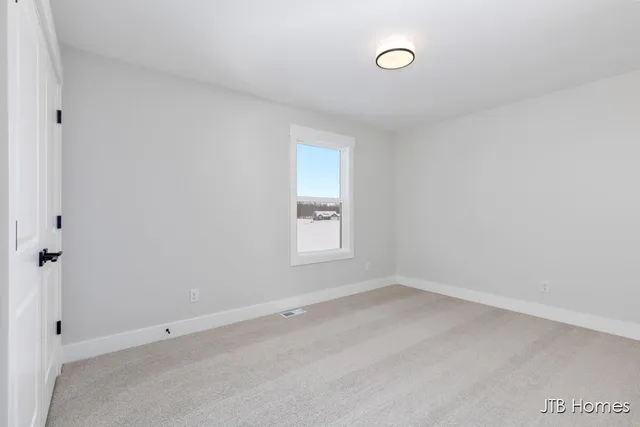 $679,900 | 8318 Kettle Hill Southeast, Alto, MI 49302