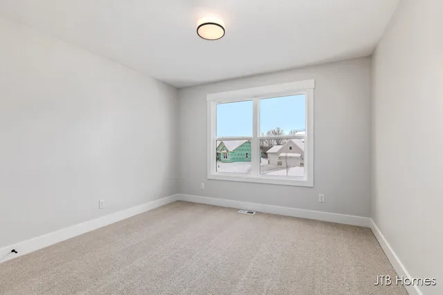 $679,900 | 8318 Kettle Hill Southeast, Alto, MI 49302