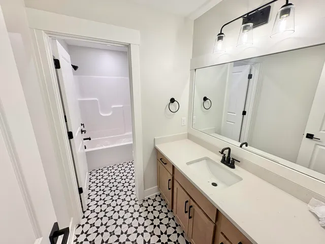 $679,900 | 8318 Kettle Hill Southeast, Alto, MI 49302