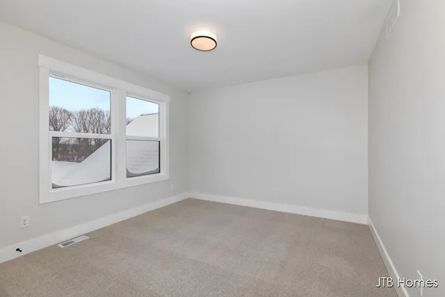 $679,900 | 8318 Kettle Hill Southeast, Alto, MI 49302