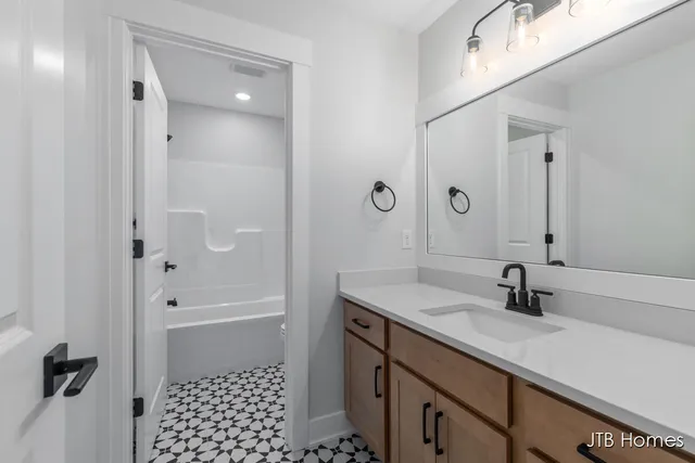 $679,900 | 8318 Kettle Hill Southeast, Alto, MI 49302