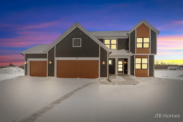 $679,900 | 8318 Kettle Hill Southeast, Alto, MI 49302