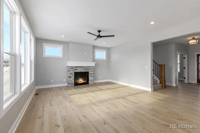 $679,900 | 8318 Kettle Hill Southeast, Alto, MI 49302