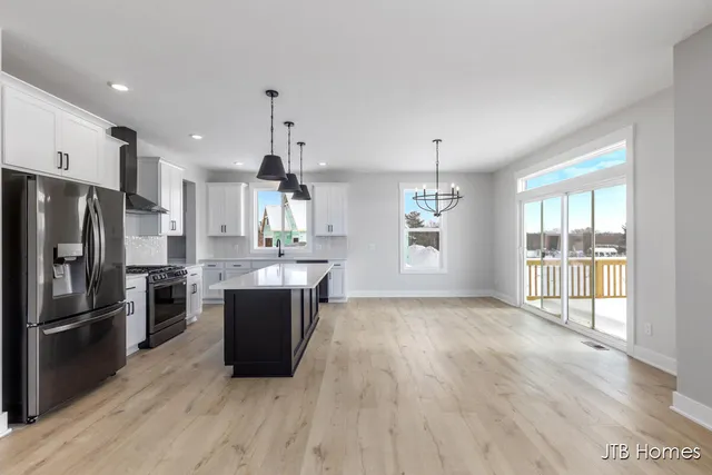 $679,900 | 8318 Kettle Hill Southeast, Alto, MI 49302