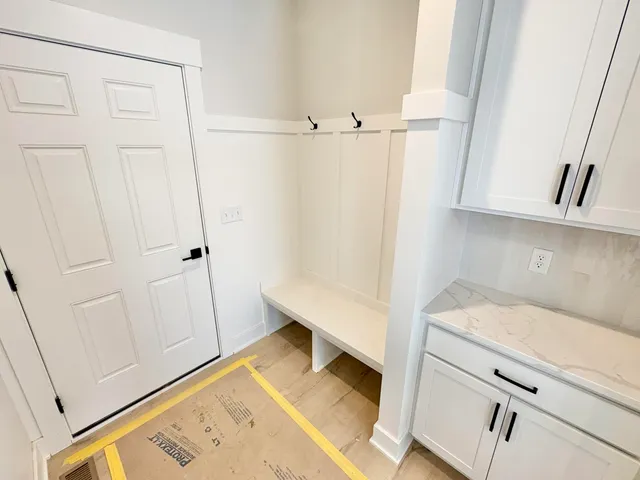 $679,900 | 8318 Kettle Hill Southeast, Alto, MI 49302