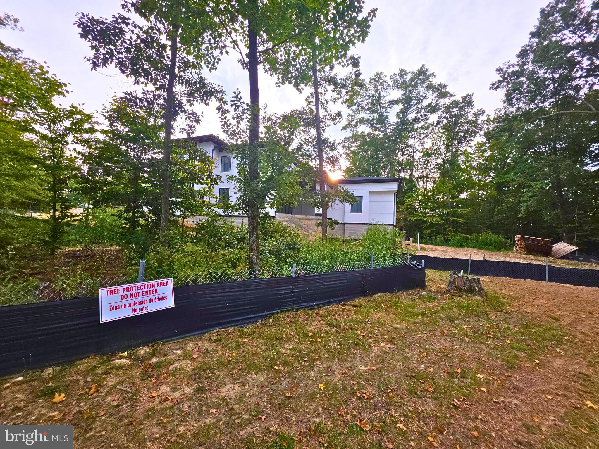 8811 Ox Road Fairfax Station, VA 22039 - Photo 5 of 12 a view of a back yard with green space