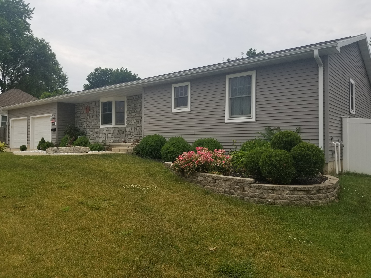 220 East Iowa Street Spring Valley, IL 61362 - Photo 1 of 49