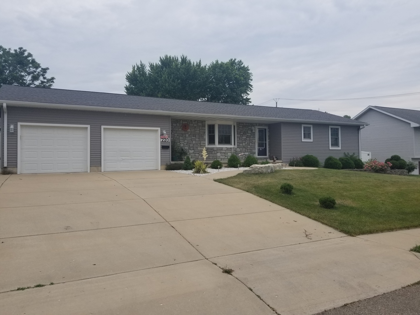 220 East Iowa Street Spring Valley, IL 61362 - Photo 3 of 49