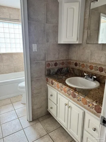 $3,000 | 117 South Sunset Boulevard, Gulf Breeze, FL 32561