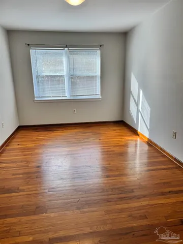 $3,000 | 117 South Sunset Boulevard, Gulf Breeze, FL 32561