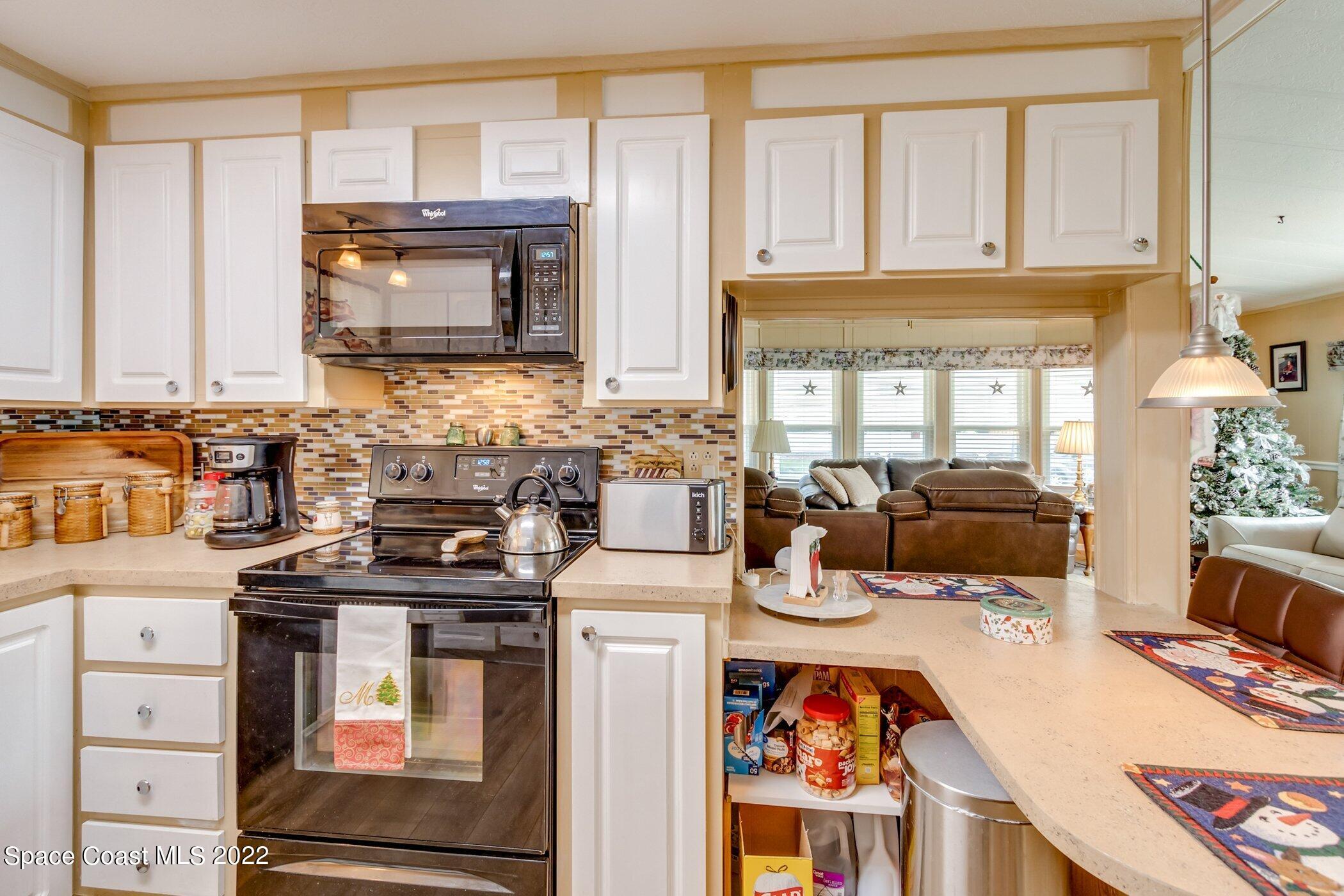 1990 Mango Street Northeast Palm Bay, FL 32905 - Photo 17 of 53 Kitchen