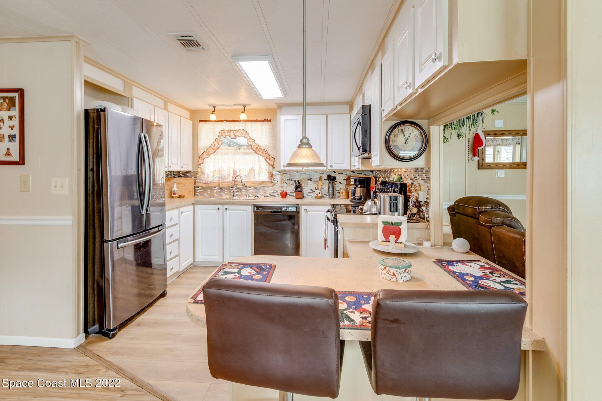 1990 Mango Street Northeast Palm Bay, FL 32905 - Photo 18 of 53 1990-Mango-209.jpg-SMALL