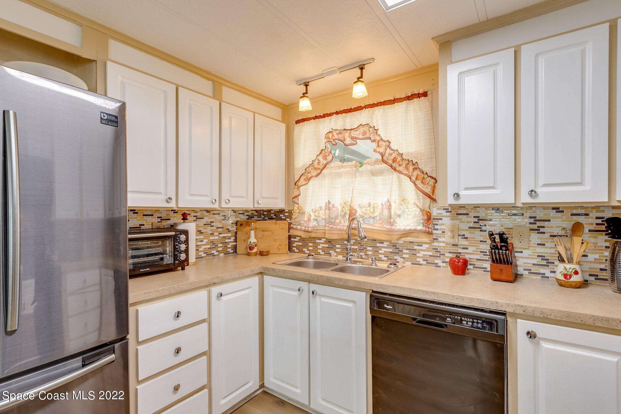1990 Mango Street Northeast Palm Bay, FL 32905 - Photo 19 of 53 1990-Mango-210.jpg-SMALL