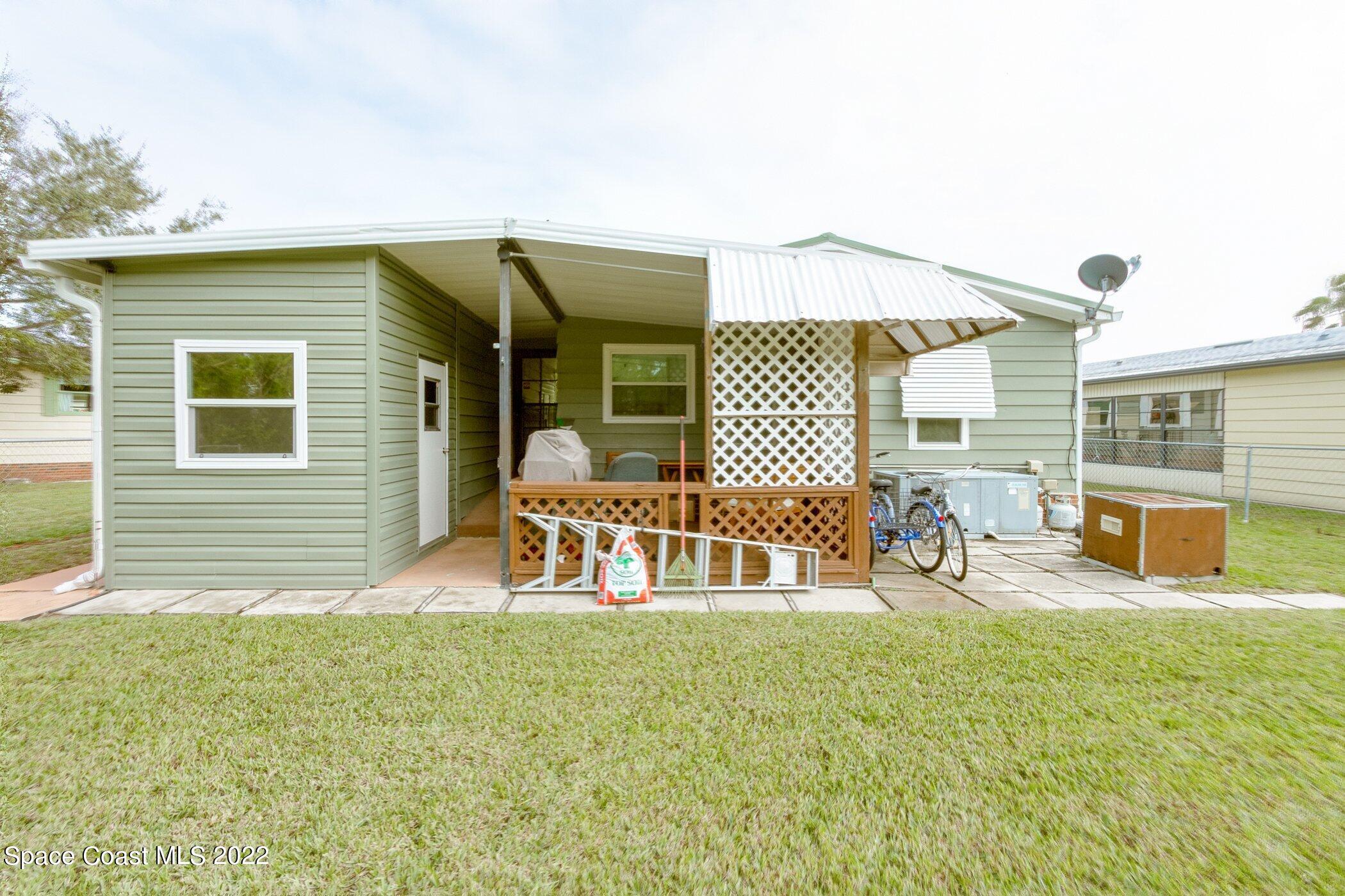 1990 Mango Street Northeast Palm Bay, FL 32905 - Photo 7 of 53 1990-Mango-109.jpg-SMALL