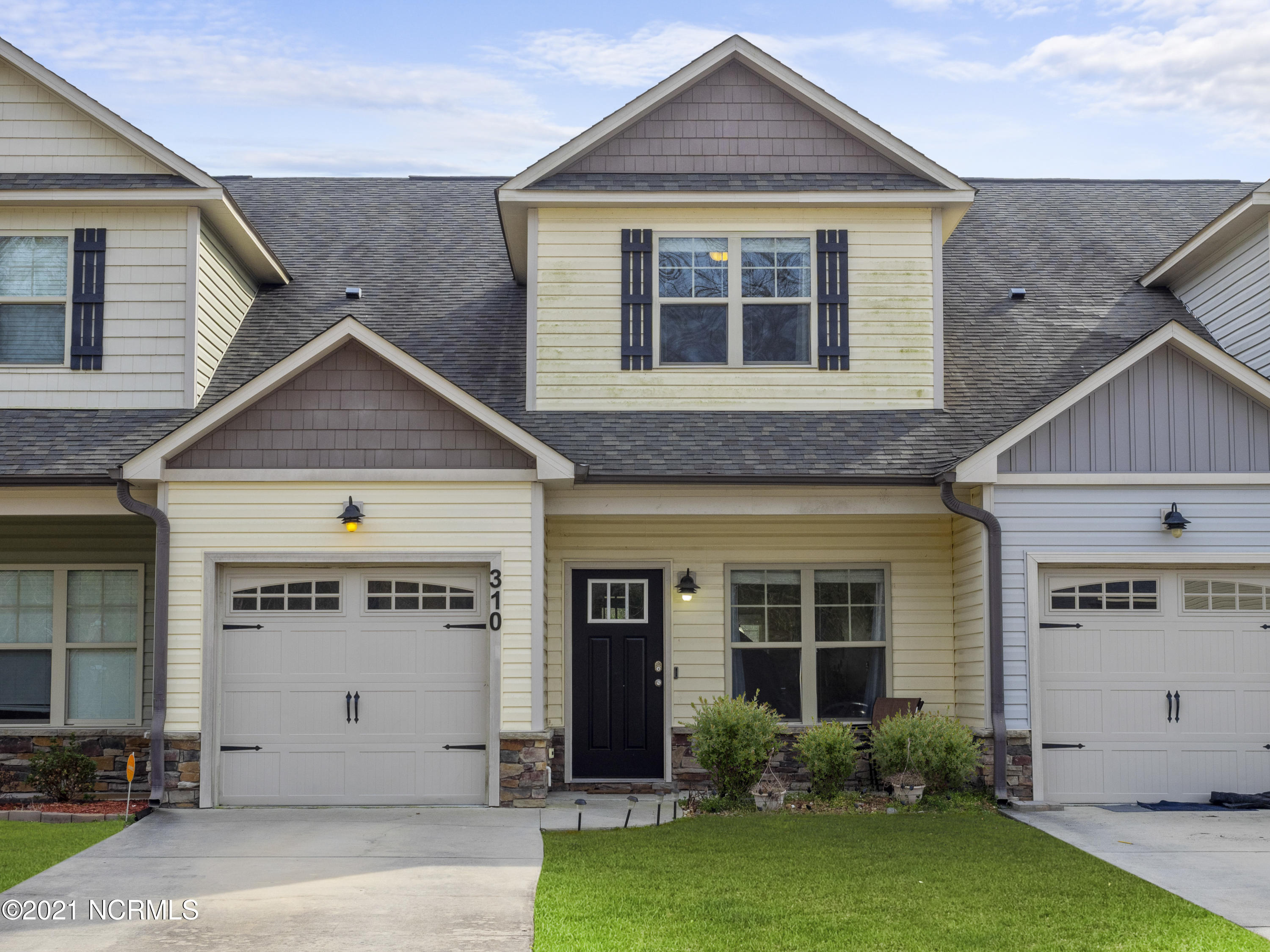 310 Winstead Loop Road Richlands, NC 28574 - Photo 2 of 34 01_1