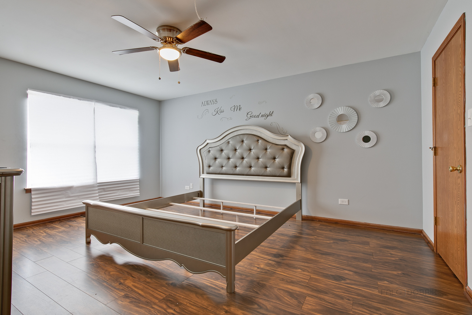 5505 West Cal Sag Road Alsip, IL 60803 - Photo 8 of 14 a living room with table chairs and wooden floor