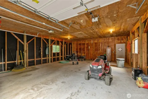 $489,999 | 410 1st Street, Easton, WA 98925