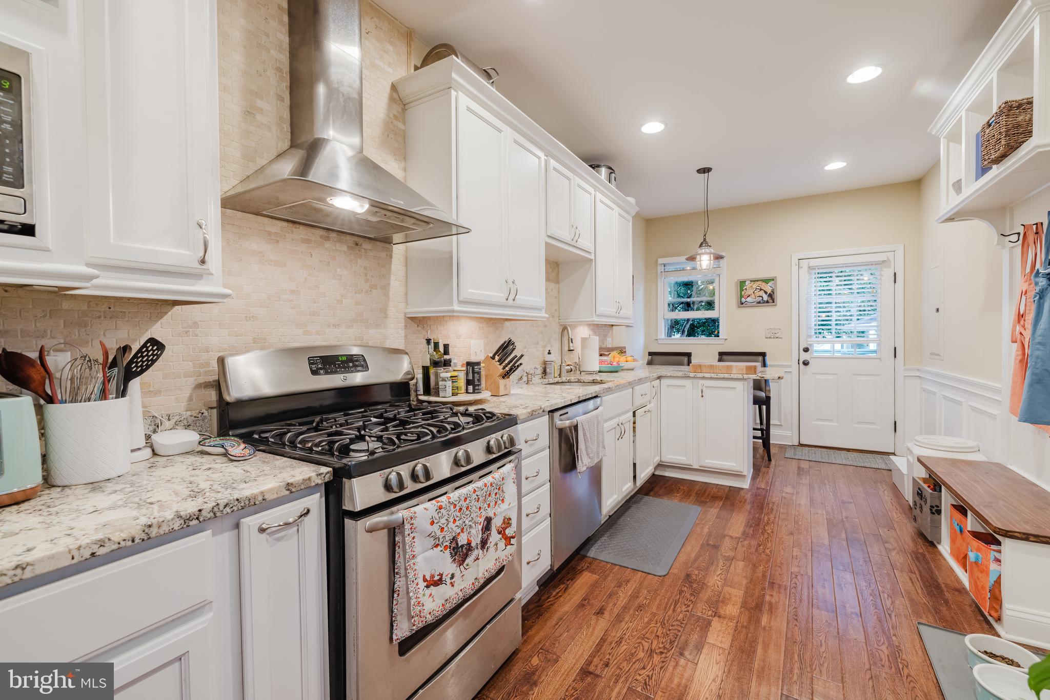 1509 Riverside Avenue Baltimore, MD 21230 - Photo 8 of 36 Gorgeous granite countertops