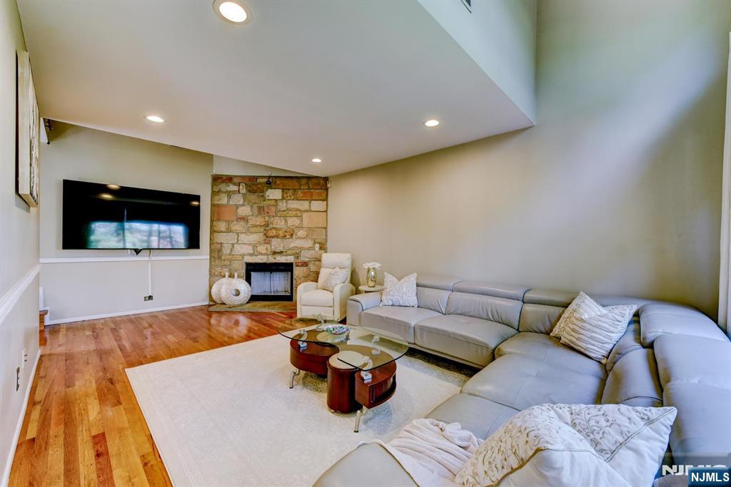 17 Independence Way Rockaway, NJ 07866 - Photo 14 of 48