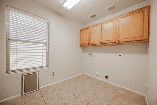 $3,495 | 873 West Tremaine Avenue, Gilbert, AZ 85233