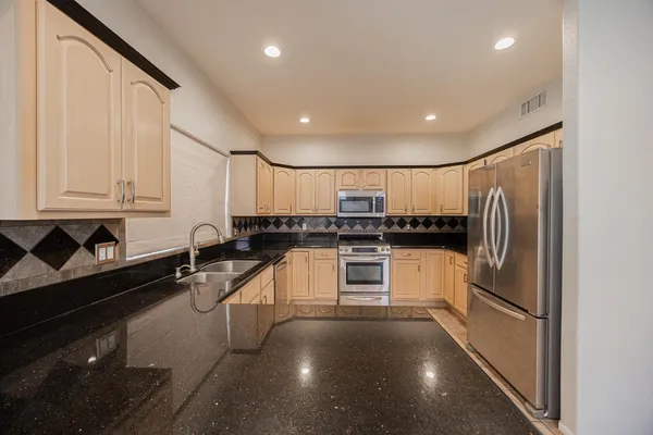 $3,495 | 873 West Tremaine Avenue, Gilbert, AZ 85233